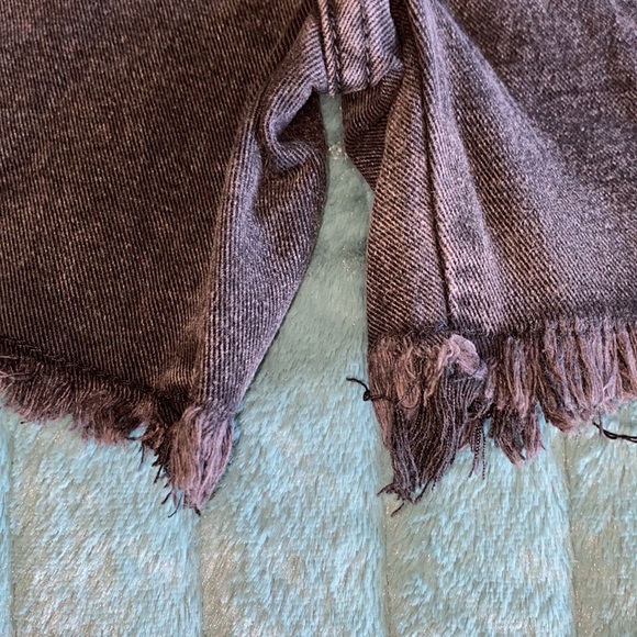 Black-washed denim raw-hem shorts Size M - Picture 2 of 7